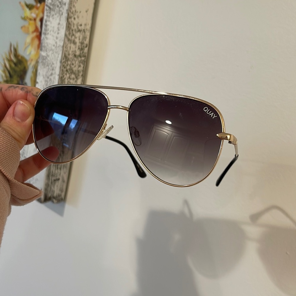 Quay x Desi Oversized Aviators